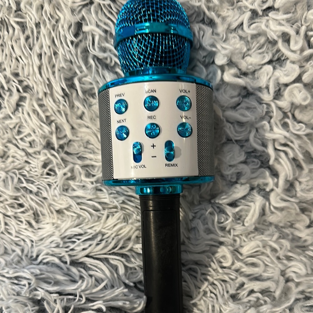 Wireless Blue KaraokeMicrophone with Speaker